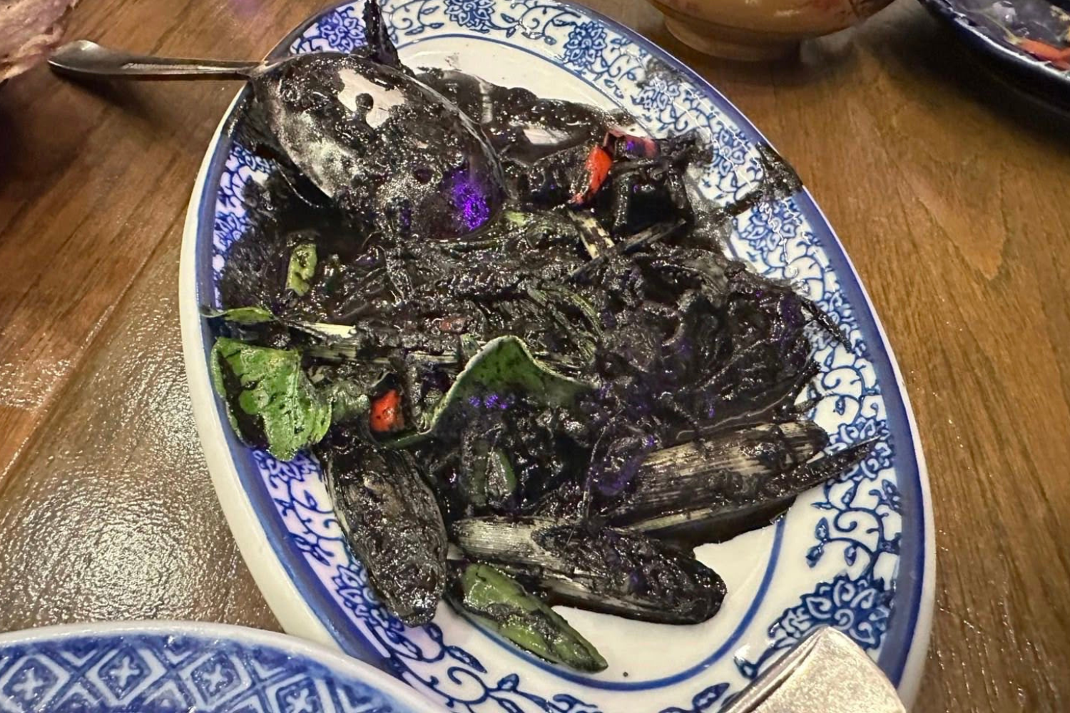 Allergic diner endures near-fatal shrimp reaction after being served shrimp-containing dish despite warning c1 3052386 250618121735
